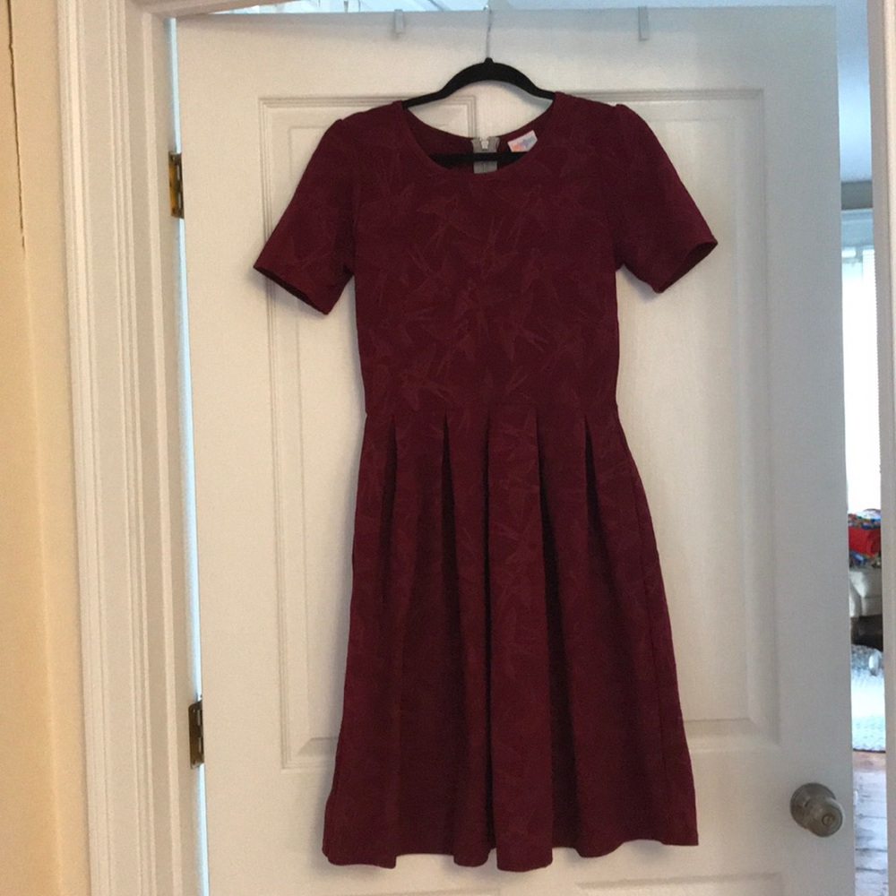 Lularoe amelia maroon birds